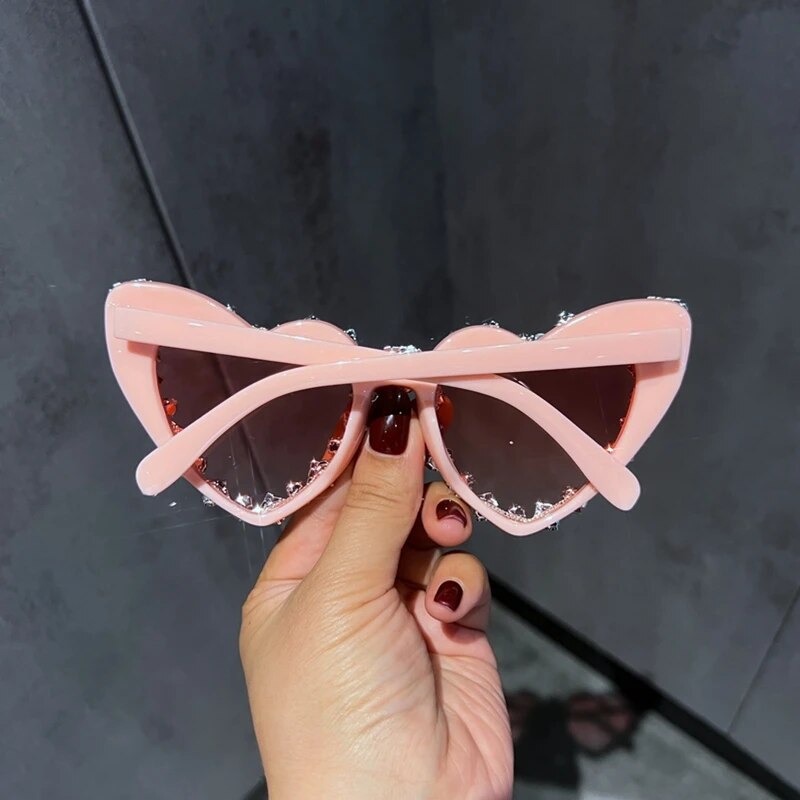 Pink Heart shape Sunglasses For Women Trendy Sun Glasses For Party Luxury Brand Design Fashion UV400 Eyewear