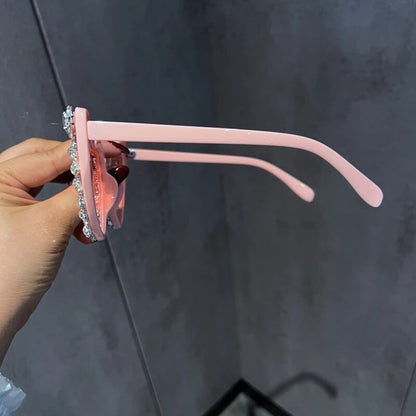 Pink Heart shape Sunglasses For Women Trendy Sun Glasses For Party Luxury Brand Design Fashion UV400 Eyewear